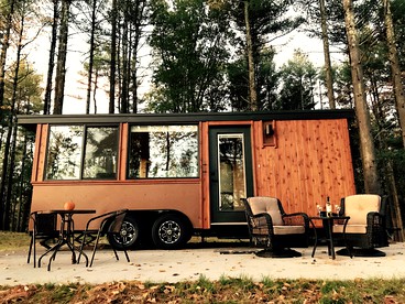 Romantic Tiny House for a Couples Getaway near Albany, New York - South Cairo, New York - glamping.directory