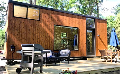 Romantic Tiny House for a Couples Getaway near Albany, New York - South Cairo, New York - glamping.directory