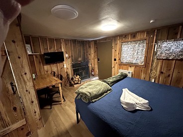 Pet Friendly Studio Cabin with Kitchenette and BBQ, Perfect for a Weekend in the Forest of Christopher Creek - Payson, Arizona - glamping.directory