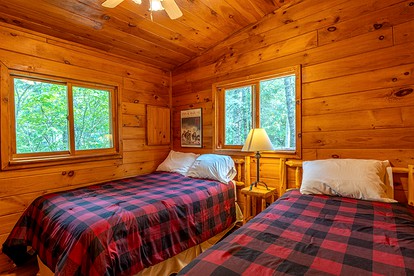 Getaways to Big Lake Minnesota in this Charming Log Cabin for 6 - Ely, Minnesota - glamping.directory