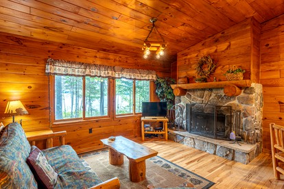 Getaways to Big Lake Minnesota in this Charming Log Cabin for 6 - Ely, Minnesota - glamping.directory