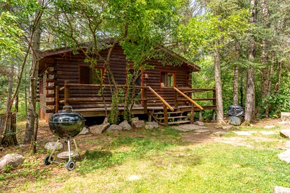 Getaways to Big Lake Minnesota in this Charming Log Cabin for 6 - glamping.directory