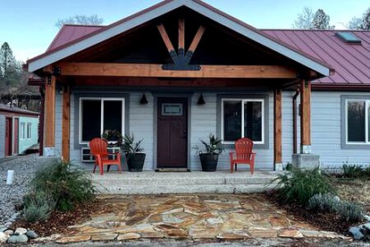 Serene Spacious Cabin with Hot Tub for an Unforgettable Group Trip in North San Juan, California - glamping.directory