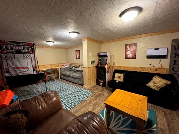 Incredible Cabin Perfect for Family Reunions near Yellowstone, Idaho - Island Park, Idaho - glamping.directory