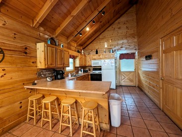 Wooden Rural Cabin Great for a Tiny Escape in Pigeon Forge, Tennessee - Pigeon Forge, Tennessee - glamping.directory