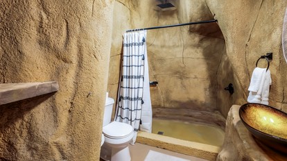 Unique Cave with Incredible Desert Panoramic Views in Utah - Iron County, Utah - glamping.directory
