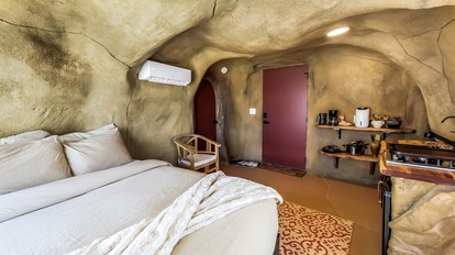 Unique Cave with Incredible Desert Panoramic Views in Utah - Iron County, Utah - glamping.directory