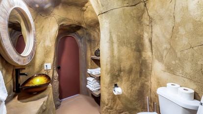 Unique Cave with Incredible Desert Panoramic Views in Utah - Iron County, Utah - glamping.directory
