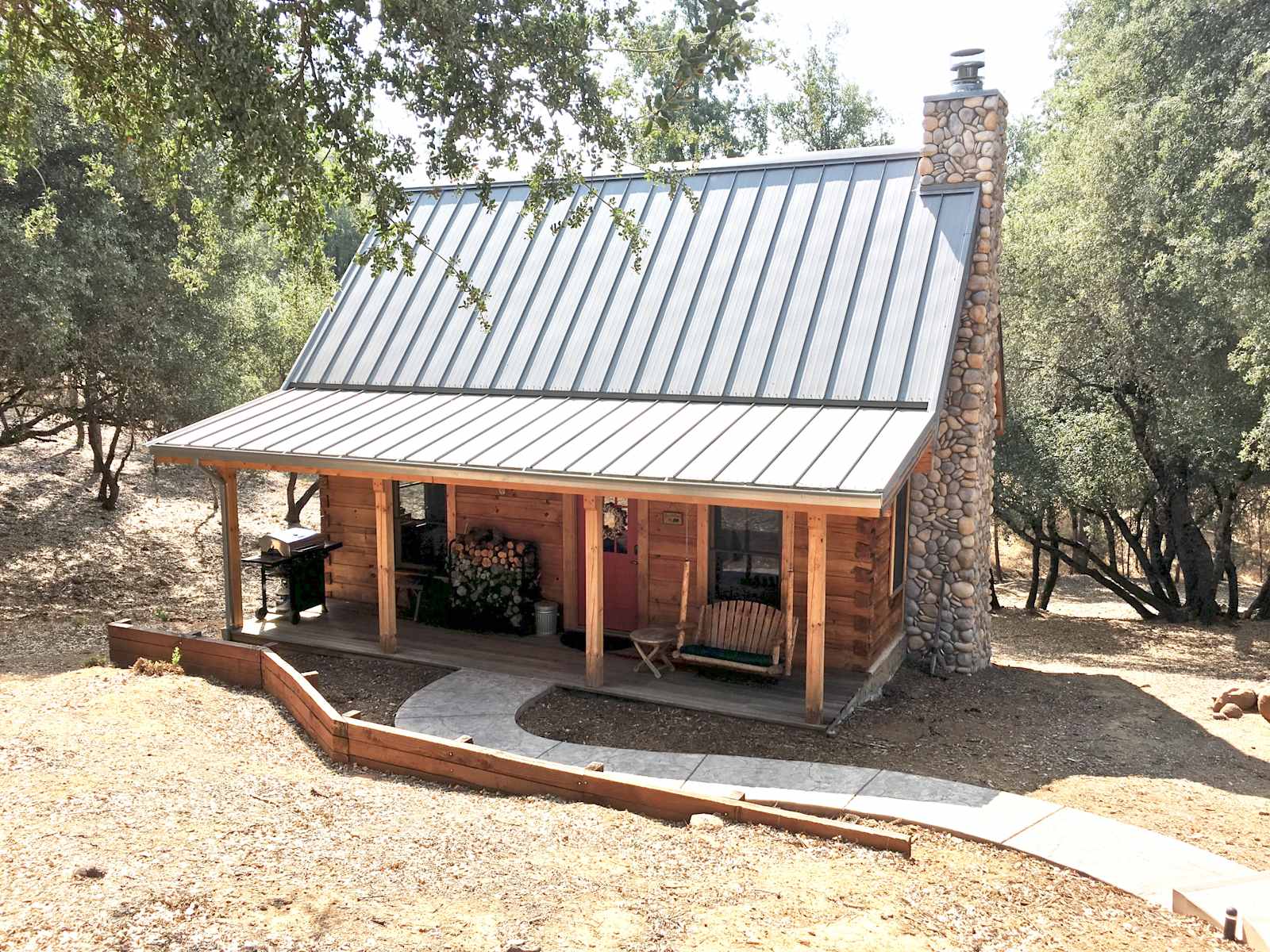 Apple Valley Cabin - glamping.directory