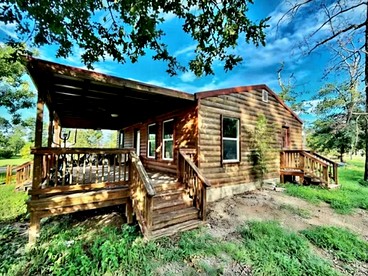 Beautiful Rustic Wooden Cabin in Quitman, Mississippi - Quitman, Texas - glamping.directory