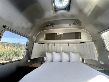 Amazing Retro Airstream on a Beautiful Resort with Fantastic Amenities near Zion National Park in Orderville, Utah - Orderville, Utah - glamping.directory
