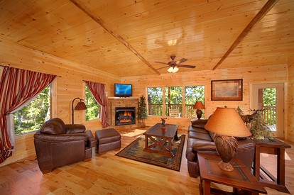 Luxurious Cabin Rental for a Family Getaway in the Smoky Mountains, TN - Gatlinburg, Tennessee - glamping.directory