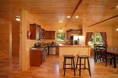 Luxurious Cabin Rental for a Family Getaway in the Smoky Mountains, TN - Gatlinburg, Tennessee - glamping.directory