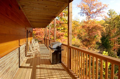 Luxurious Cabin Rental for a Family Getaway in the Smoky Mountains, TN - Gatlinburg, Tennessee - glamping.directory