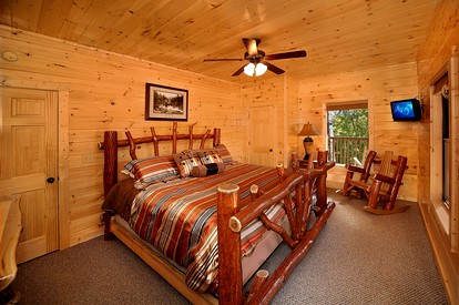 Luxurious Cabin Rental for a Family Getaway in the Smoky Mountains, TN - Gatlinburg, Tennessee - glamping.directory