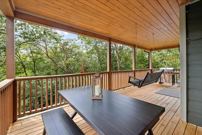 Impressive Cabin Retreat with Game Room and Beautiful Exterior Living Space in Sevierville, Tennessee - Sevierville, Tennessee - glamping.directory