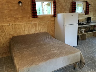 Amazing Pet-Friendly Cabin Rental near Summersville Lake in Fayetteville, West Virginia - Hico, West Virginia - glamping.directory