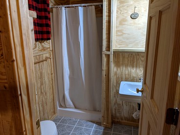 Amazing Pet-Friendly Cabin Rental near Summersville Lake in Fayetteville, West Virginia - Hico, West Virginia - glamping.directory