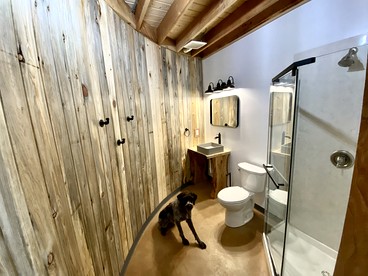 Unique Pet-Friendly Towers Retreat Fully Equipped in Colorado - Mosca, Colorado - glamping.directory