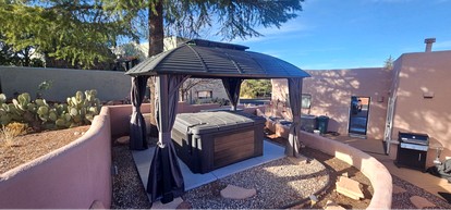 Idyllic Red Rock Vacation Rental with Hot Tub for Family and Group Getaways in Sedona, Arizona - Sedona, Arizona - glamping.directory