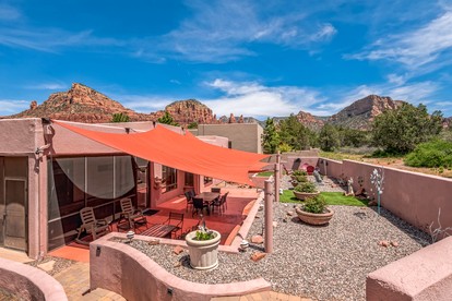 Idyllic Red Rock Vacation Rental with Hot Tub for Family and Group Getaways in Sedona, Arizona - Sedona, Arizona - glamping.directory