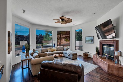Idyllic Red Rock Vacation Rental with Hot Tub for Family and Group Getaways in Sedona, Arizona - Sedona, Arizona - glamping.directory