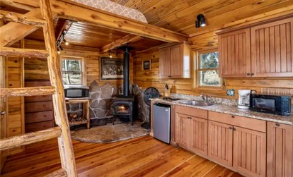 Cozy Modern Cabin Surrounded by Nature for a Peaceful Getaway in Cripple Creek, Colorado - Cripple Creek, Colorado - glamping.directory
