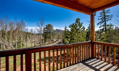 Cozy Modern Cabin Surrounded by Nature for a Peaceful Getaway in Cripple Creek, Colorado - Cripple Creek, Colorado - glamping.directory