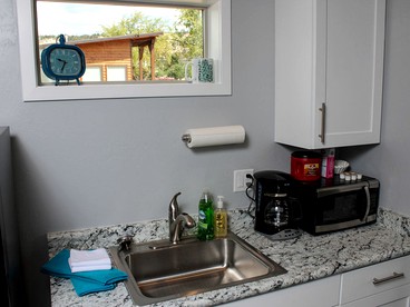 Charming Tiny House with Mountain Views in an Apple Orchard in Glendale, Utah - Glendale, Utah - glamping.directory