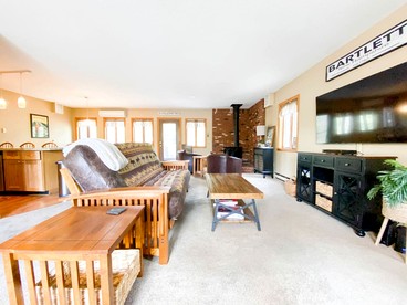 Fantastic Cabin with Swimming Pool in Bartlett, New Hampshire - Bartlett, New Hampshire - glamping.directory