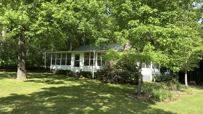 Incredible Secluded Cottage in Cloudland, Georgia - Cloudland, Georgia - glamping.directory