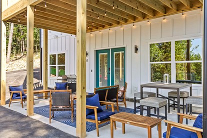 Embrace Nature in this Glorious Cabin in Fairview, Georgia - Fairview, Georgia - glamping.directory