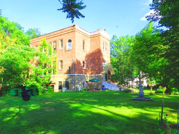 Historic Vacation Rental with Music Studio in the Catskills near Hancock, New York - glamping.directory