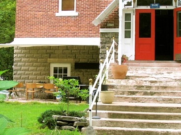 Historic Vacation Rental with Music Studio in the Catskills near Hancock, New York - Hancock, New York - glamping.directory