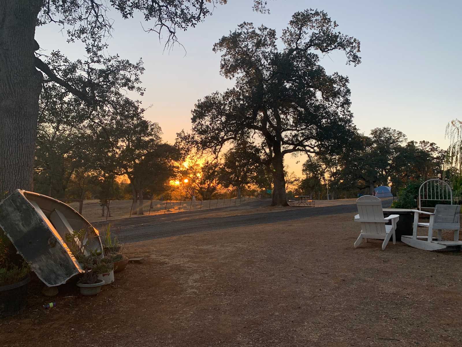 Mommapeggs Getaway in the Sierra - Chinese Camp, California - glamping.directory