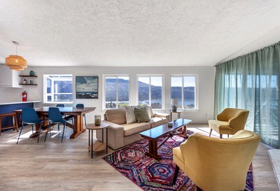 Stunning Contemporary Vacation Rental Overlooking the Columbia Gorge River in Lyle, Washington - Lyle, Washington - glamping.directory