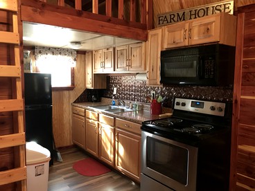 Cozy Cabin Rental on Vineyard in Allen, Oklahoma - Allen, Oklahoma - glamping.directory