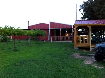 Cozy Cabin Rental on Vineyard in Allen, Oklahoma - Allen, Oklahoma - glamping.directory