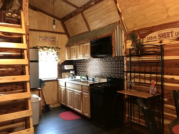 Cozy Cabin Rental on Vineyard in Allen, Oklahoma - Allen, Oklahoma - glamping.directory