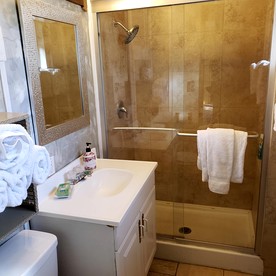Pet Friendly Cabin with a Shared, Outdoor Pool near Big Bear Lake, California - Big Bear Lake, California - glamping.directory
