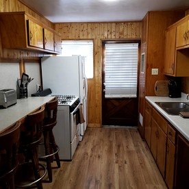Pet Friendly Cabin with a Shared, Outdoor Pool near Big Bear Lake, California - Big Bear Lake, California - glamping.directory