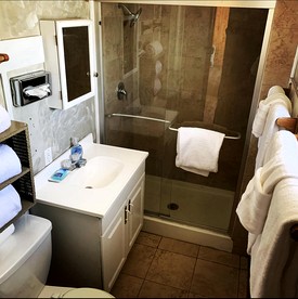 Pet Friendly Cabin with a Shared, Outdoor Pool near Big Bear Lake, California - Big Bear Lake, California - glamping.directory