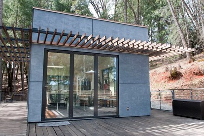 Stunning and Secluded Lakeside Getaway in the Grass Valley of California - glamping.directory