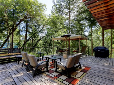 Stunning and Secluded Lakeside Getaway in the Grass Valley of California - Grass Valley, California - glamping.directory