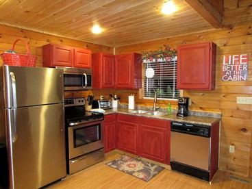 Traditional Woodland Cabin Rental with a Hot Tub in Gatlinburg, Tennessee - Gatlinburg, Tennessee - glamping.directory