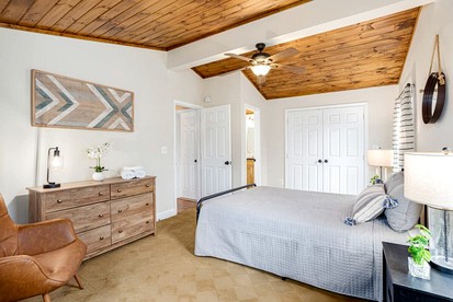 Fun and Modern Cabin with Pool Table, Hot Tub and Fire Pit for Your Perfect Getaway in Historic Harpers Ferry, WV - Harpers Ferry, West Virginia - glamping.directory