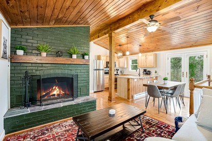 Fun and Modern Cabin with Pool Table, Hot Tub and Fire Pit for Your Perfect Getaway in Historic Harpers Ferry, WV - Harpers Ferry, West Virginia - glamping.directory