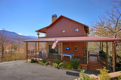 Romantic Gatlinburg Cabin Rental for a Vacation in Tennessee - Gatlinburg, Tennessee - glamping.directory