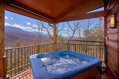 Romantic Gatlinburg Cabin Rental for a Vacation in Tennessee - Gatlinburg, Tennessee - glamping.directory