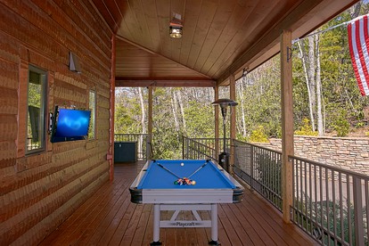 Romantic Gatlinburg Cabin Rental for a Vacation in Tennessee - Gatlinburg, Tennessee - glamping.directory